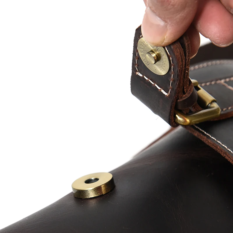 Commuter Carrier Leather Messenger Bag