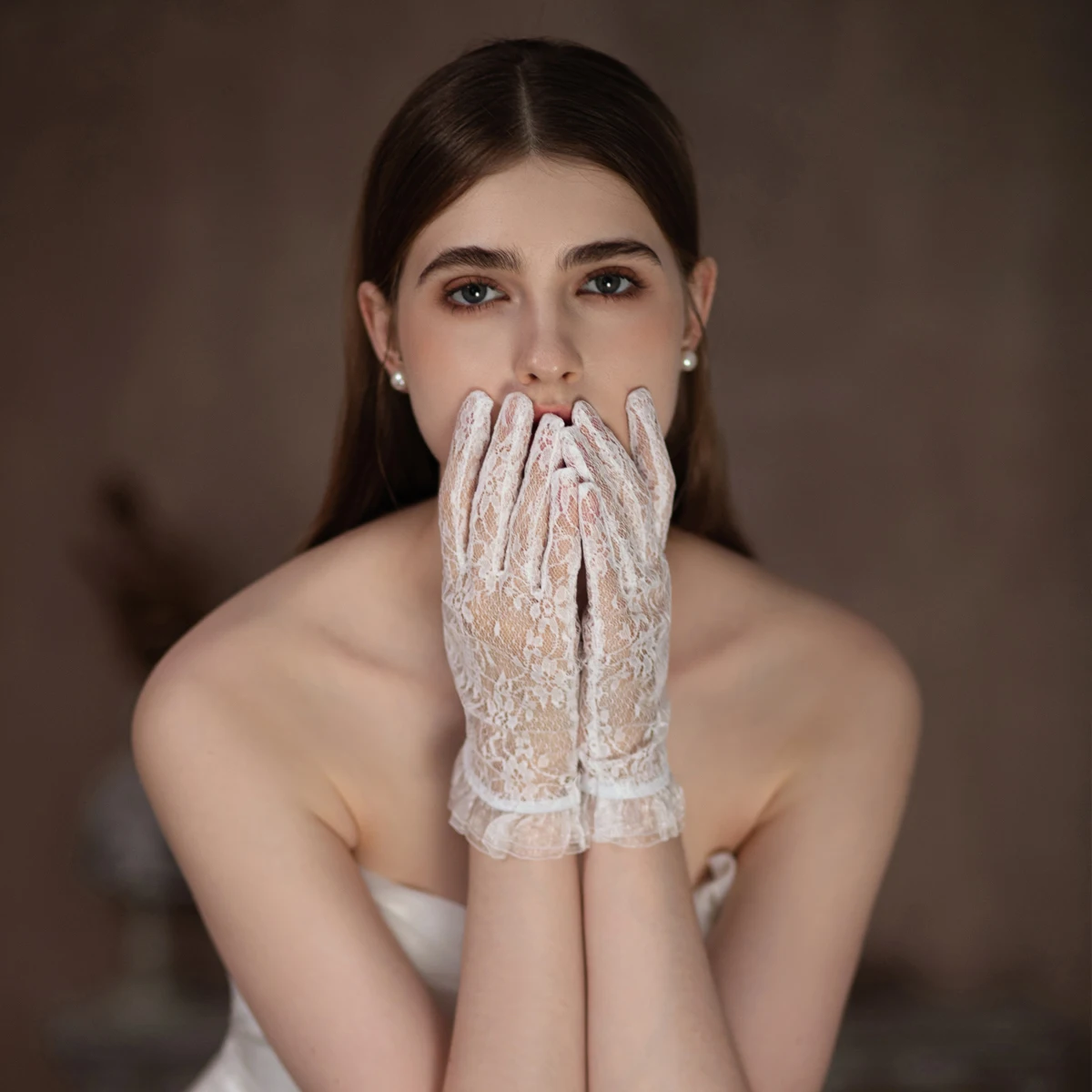 WG093 Vintage Wedding Bridal Gloves Lace Ruffled Edge White Short Wrist Bride Bridesmaid Handschuh Pageant Prom Handmade Gloves Lace Gloves Wedding Dress Gloves