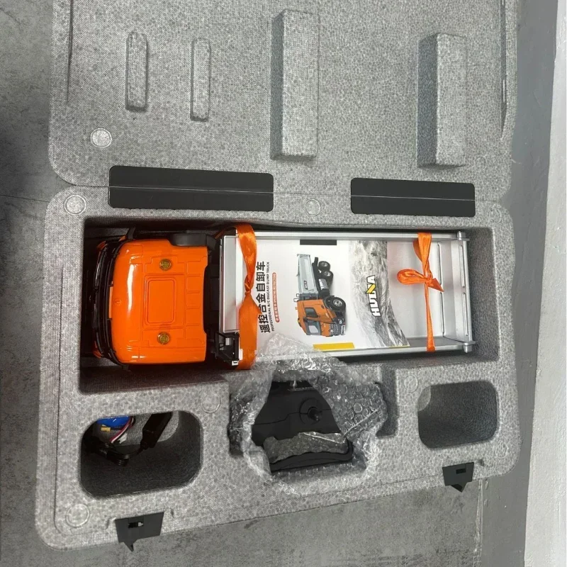 Huina 598 RC Truck 1/16 Remote Control Dump Truck Alloy Electric Model 14 Channel Remote Control Car with Light System Boy Toy 2