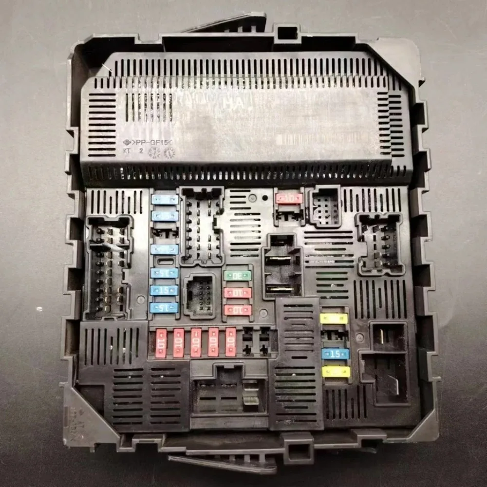 Relay Fuse Box For Nisan Navara 1pcs HA 284B74JA1B