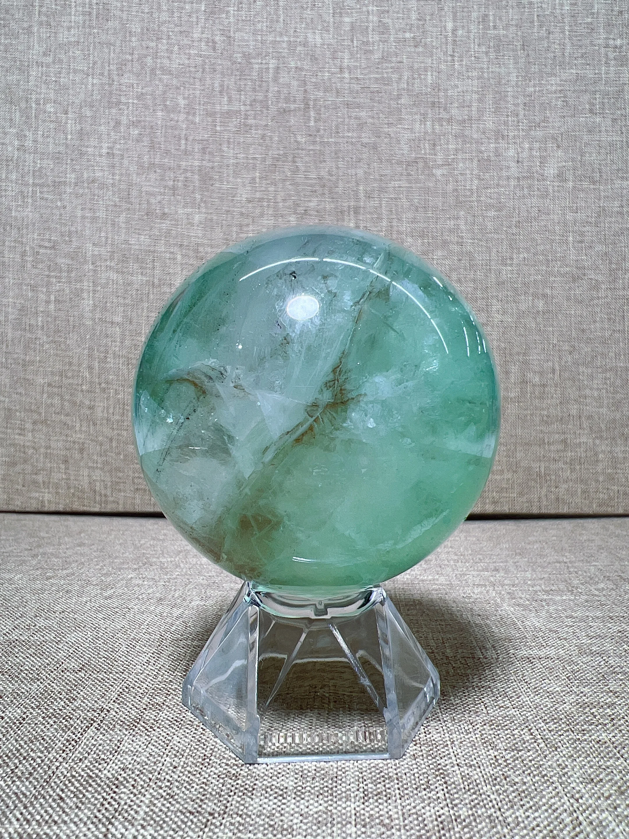 

Natural Green Fluorite Sphere With Rain Bow Reiki Healing Stone Home Decoration Exquisite Gift Souvenir Gift