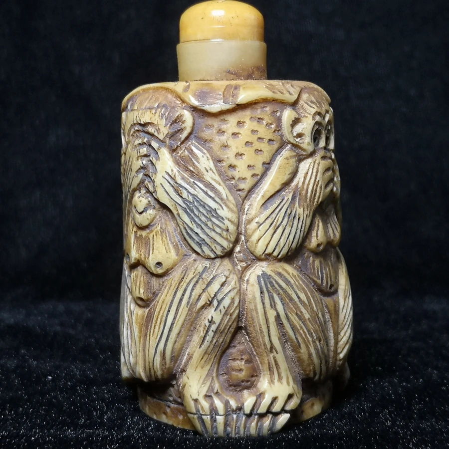 CULTUER ART 2.9 in Collection  Asian Chinese Old Hand Carved Lovely Monkey animal statue Snuff Bottles desk Decoration 4
