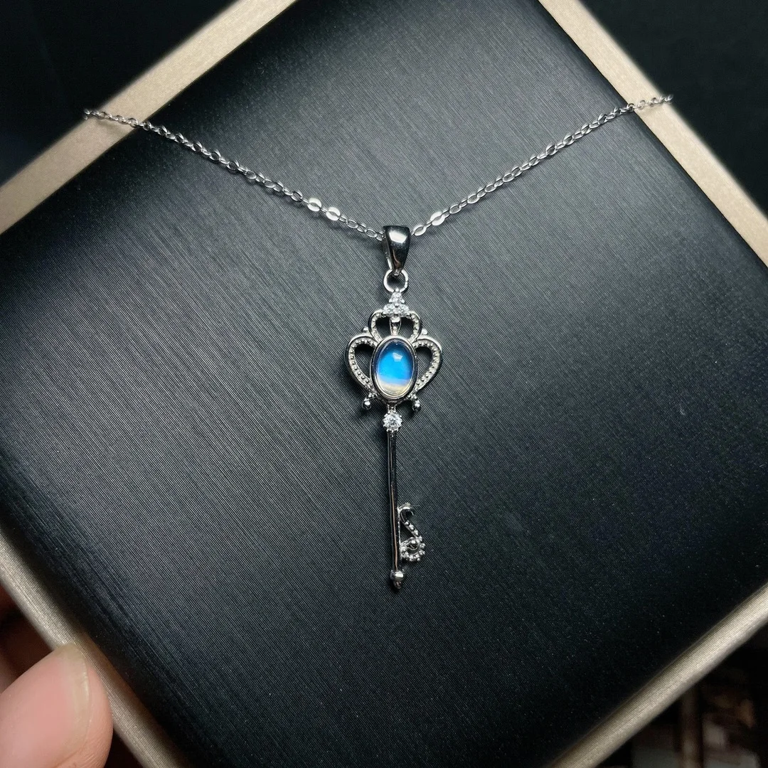 

2023 New S925 Sterling Silver Natural Indian Moonlight Stone Charm Key Crown Pendant Without Optimized Main Stone