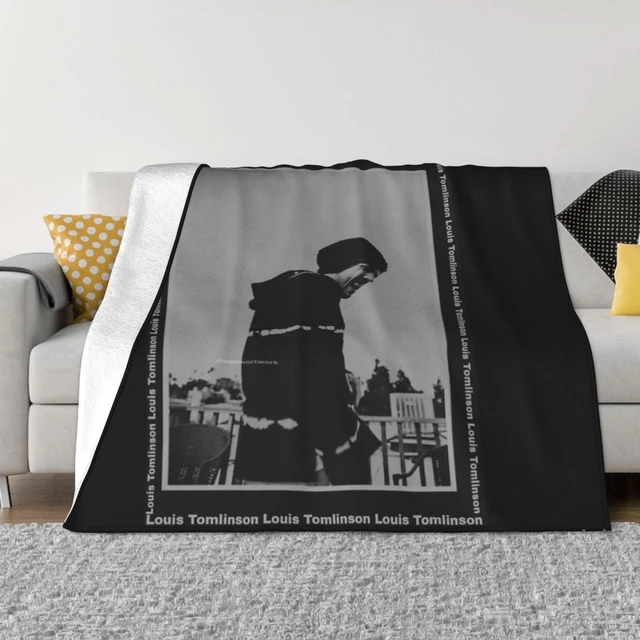 Tomlinson Art Blanket Bedspread On The Bed Living Room Bed Covers