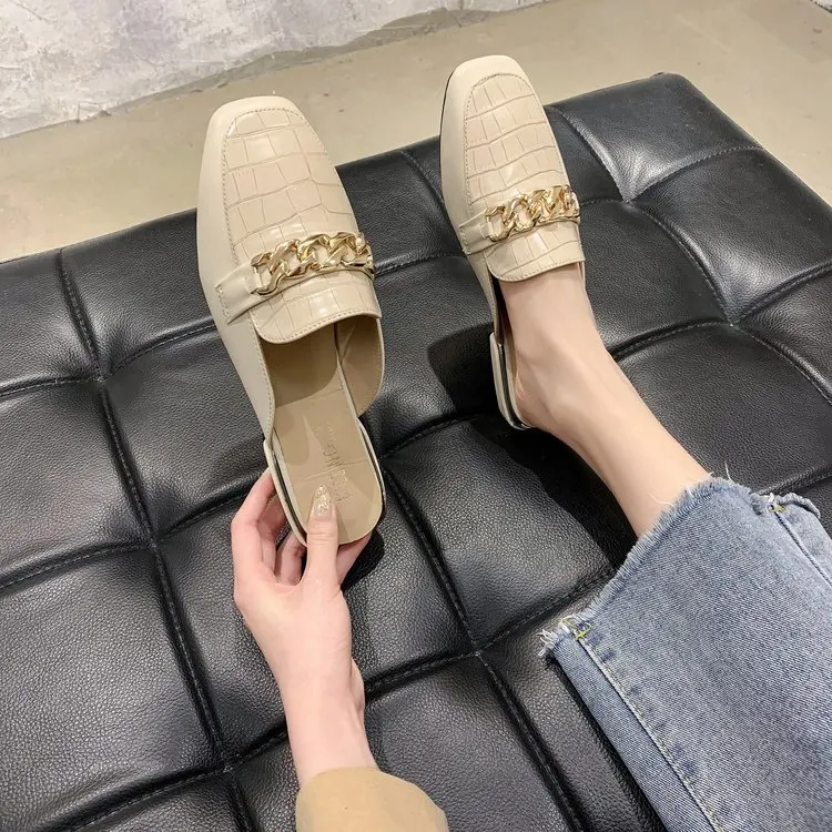 

Women's slippers outdoor Women's slippers Flat Muller slippers Women's Fashion sandals Plus Big Size43 new fashion leather shoes