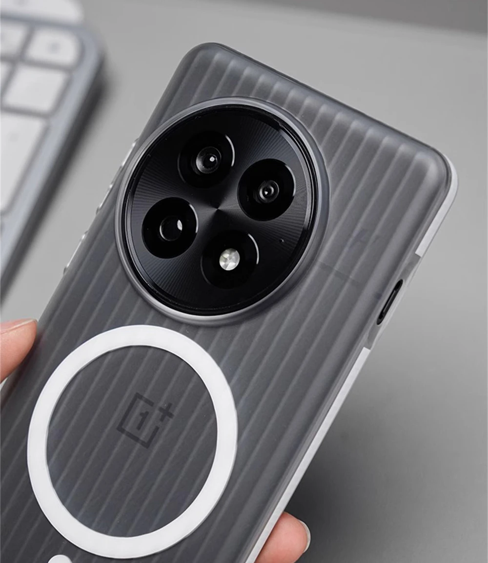 Luxury Corrugated Pattern Non-slip Slim Hard Case with Magnetic Wireless Charging - Translucent Matte Finish