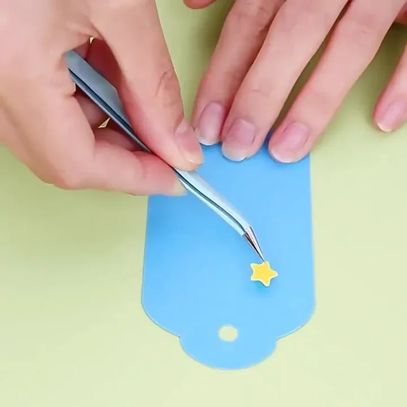 Paper Cutter Hole Punching Tools Paper Craft Punch Circle Hole Punch 1Pcs Mini Scrapbook Punches Handmade Cutter Card Craft Calico Printing DIY Flower Paper Craft Punch Hole Puncher Rounder Cutter