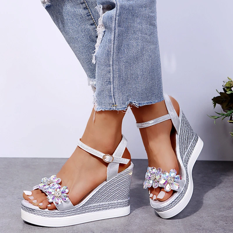 

2023 Female Fashion Flower Open Toe Sandals Dress Silver Sandals Women Rhinestone Wedges Platform Party Shoes Woman