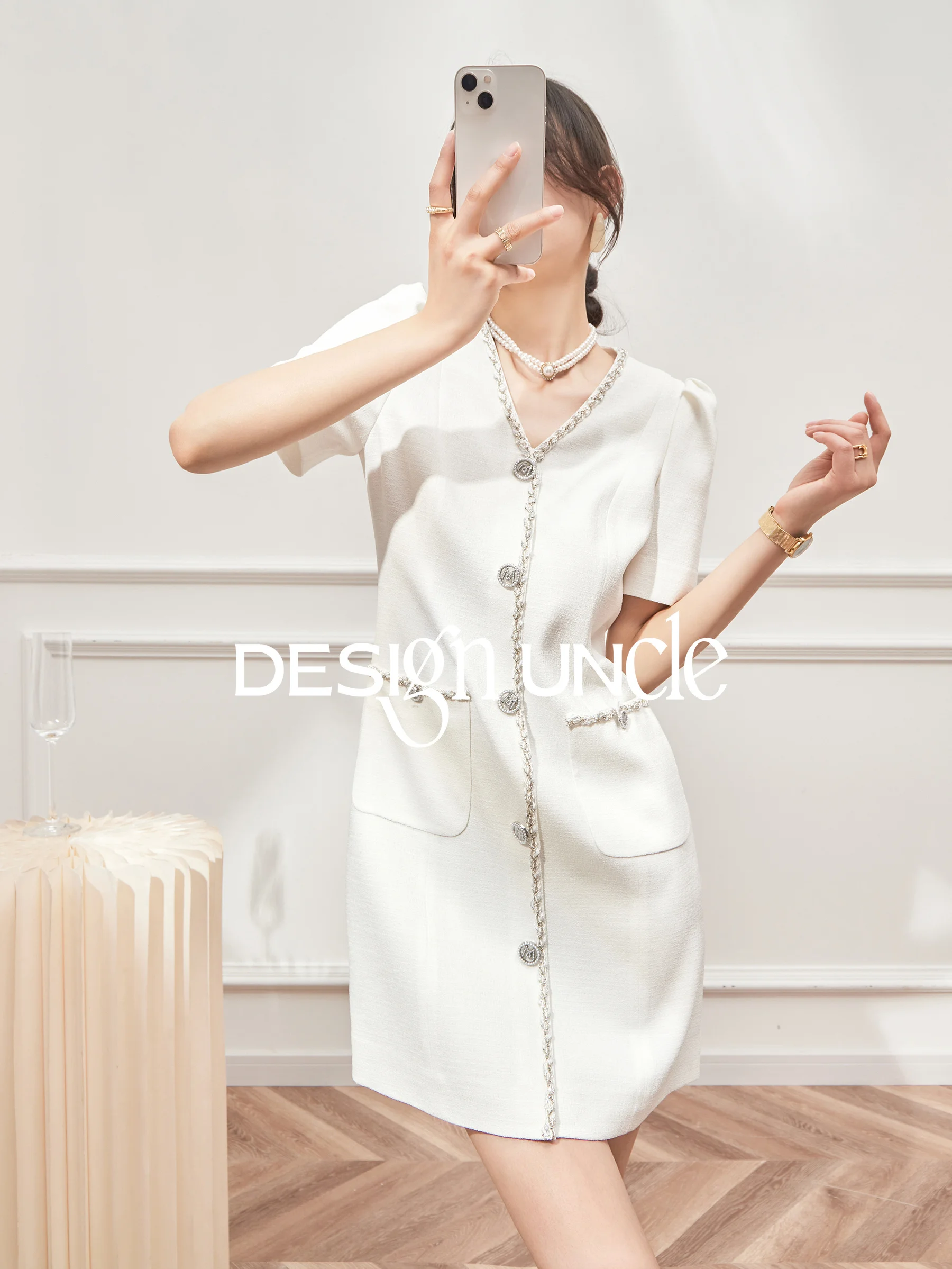 

White Dress French Fragrance High End Light Luxury V-neck Small Unique Dress