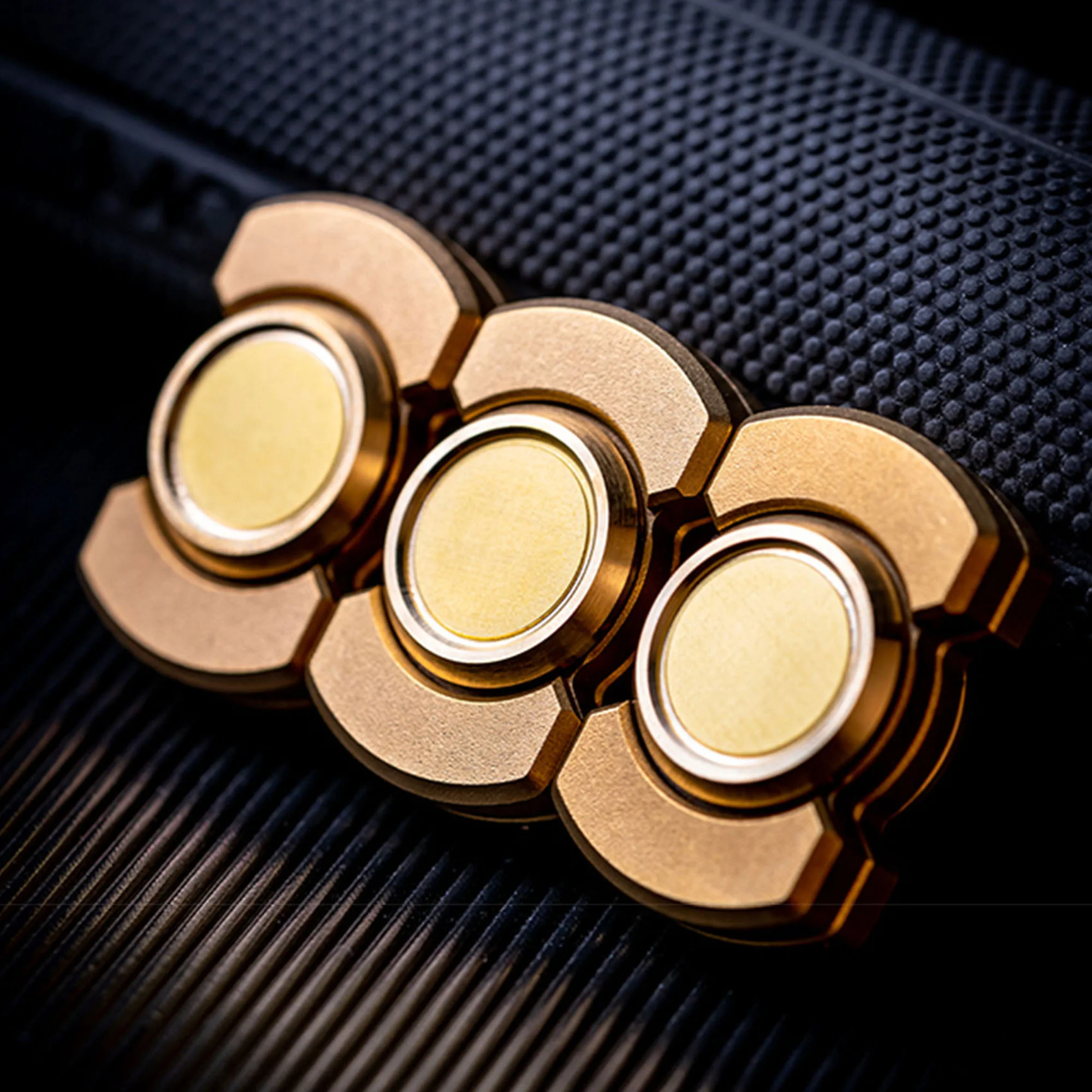 

Brass Fidget toy Trisomy Small Square Multi-function Fidget Spinner Workshop Decompression toy EDC Haptic Coin