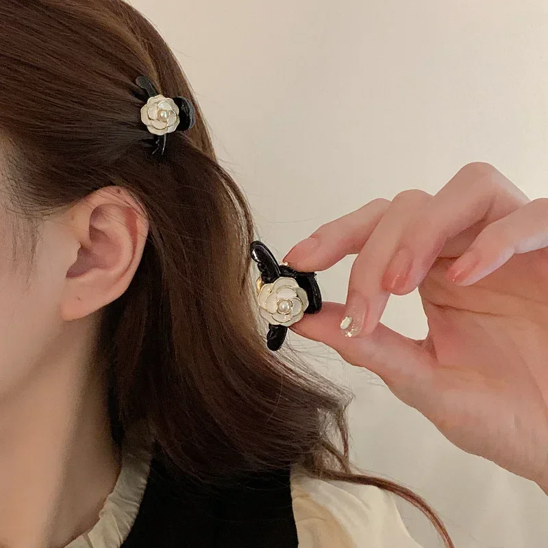 Lovely Small Flower Vintage Hair Claw Clips for Women Girls Retro Hairpin Headband for Hair Accessories Headwear Ornament hot 4pc lovely vintage khaki style hair claw clips for women girls retro hairpin headband for hair accessories headwear ornament