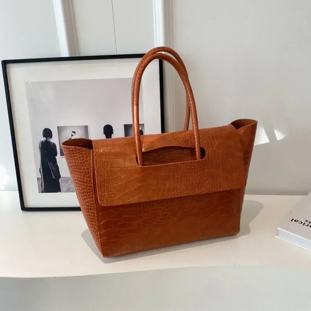 Luxury Crocodile Pattern Women Handbag With Short Handle Shoulder Bag 2026 New Designer Bag Large Capacity Travel Bag Trend Tote