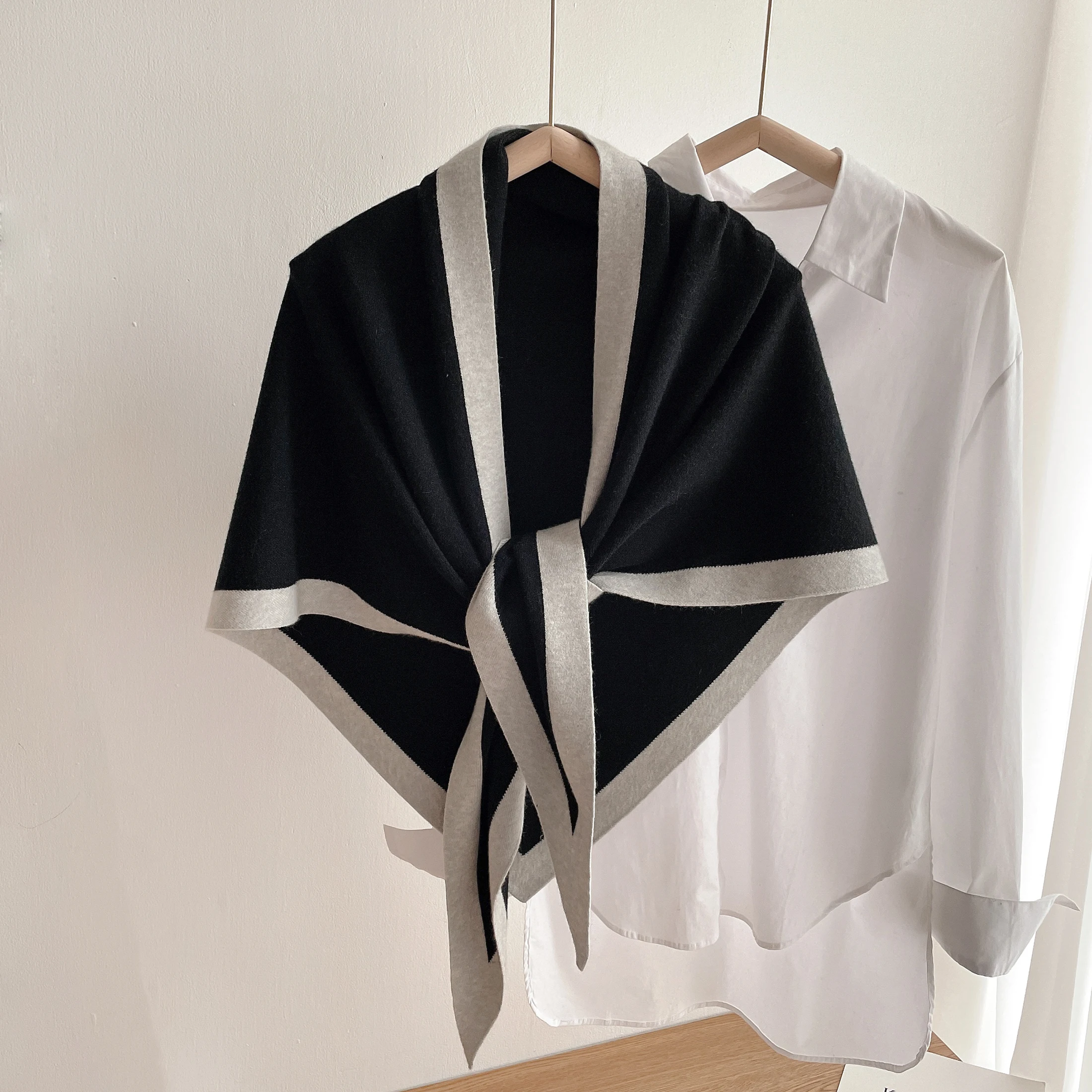 Autumn and Winter Fashion New Women's Neck Wrap Wool Blended Triangular Shawl Female Thickened With Knitted Warm Shoulder