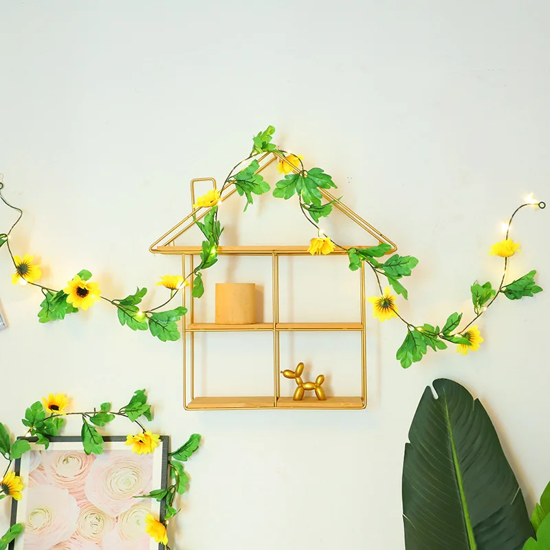 Рисунок 6 - Гирлянда с кленовыми листьями