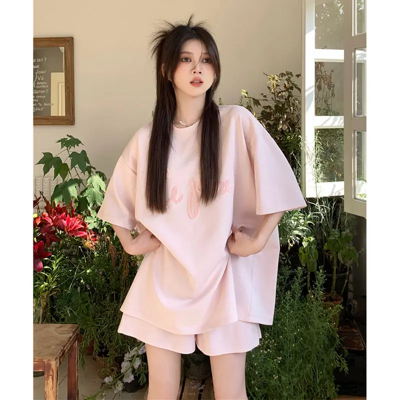 

Корейский топ Shpmishal для спорта и отдыха 2024 женская летняя свободная футболка с коротким рукавом однотонные шорты Комплект из двух предметов