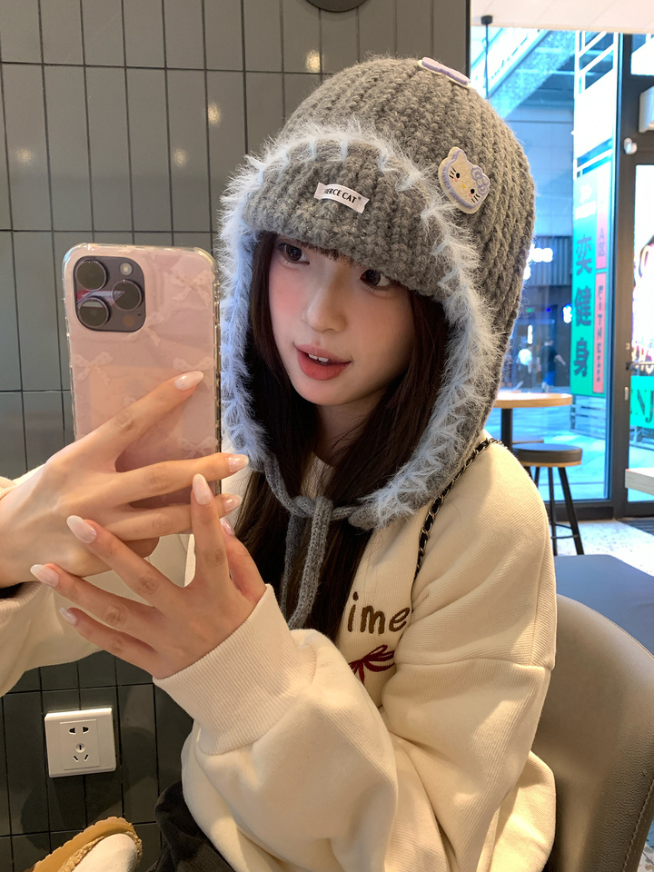 Cute Cartoon Kitten Earmuffs Knitted Hat For Women In Autumn And Winter To Show A Small Face Grey Barrette
