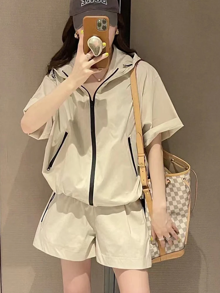 

2023 Summer Women Shorts Tracksuit Fashion Short Sleeved Hooded Thin Sunscreen Jacket+Wide Leg Shorts Running Two Piece Sets