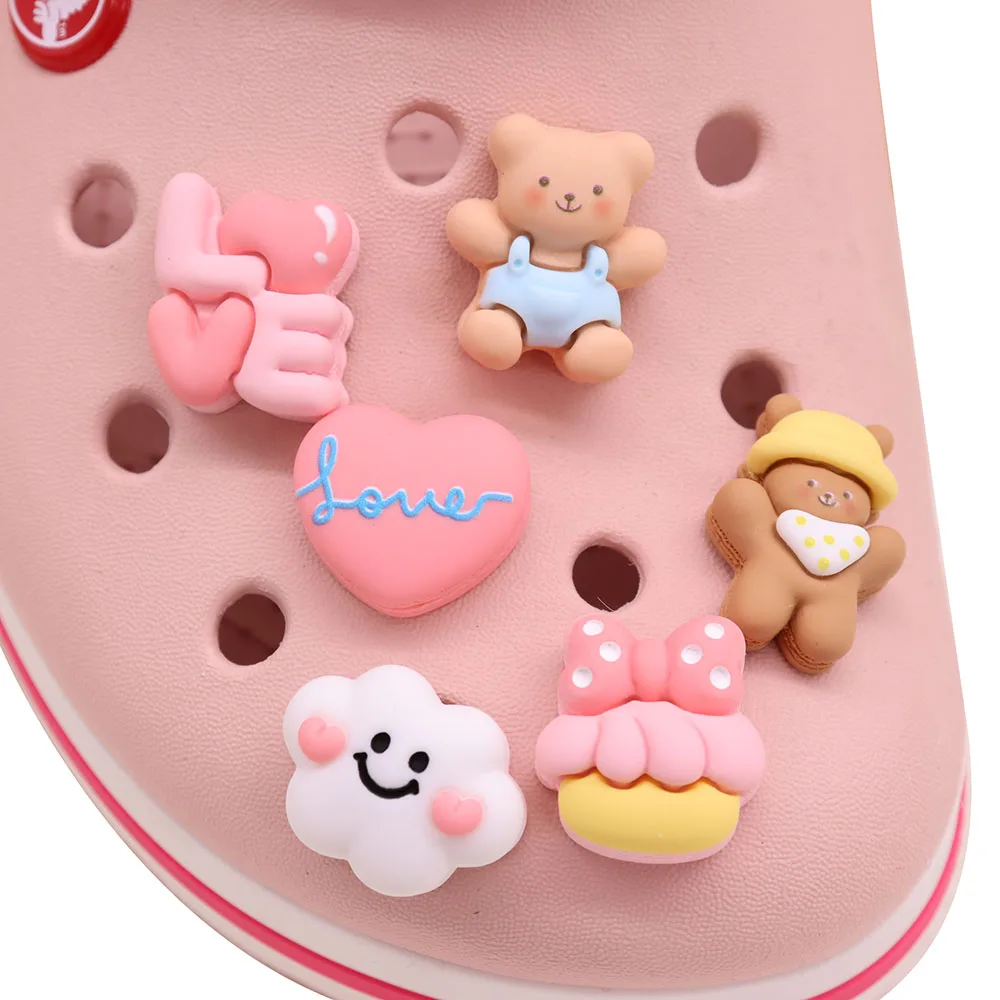 

Single Sale 1pcs Resin Shoe Charms Cute Bear White Cloud Pink Heart Slipper Accessorie Garden Shoe Ornament Buckle For Kids Gift