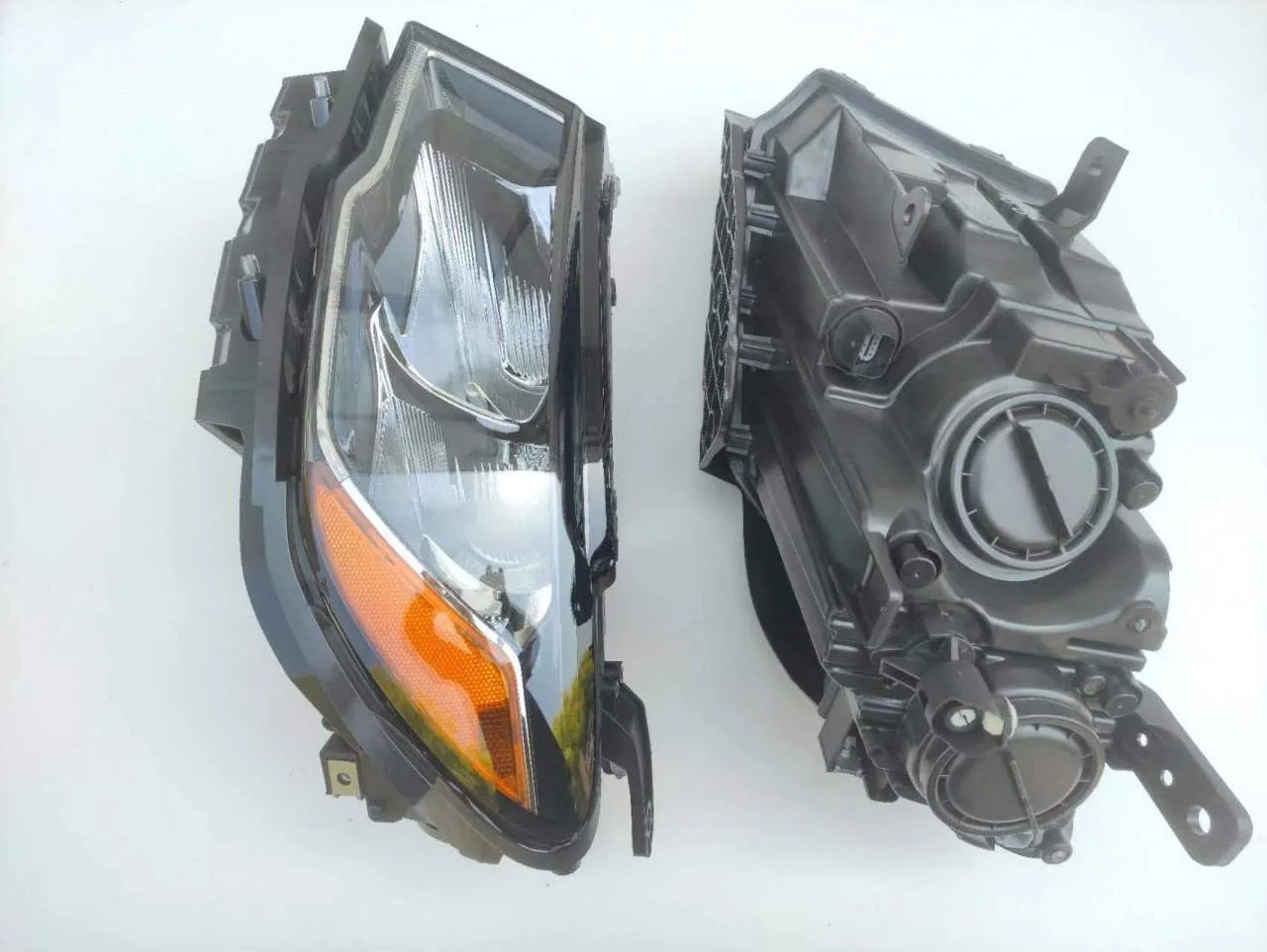 

1/2pc 55112707AE 55112706AE 2017-2021 Headlights (US Standard) Options Available for Jeep Guides Auto Replacement Repair Parts