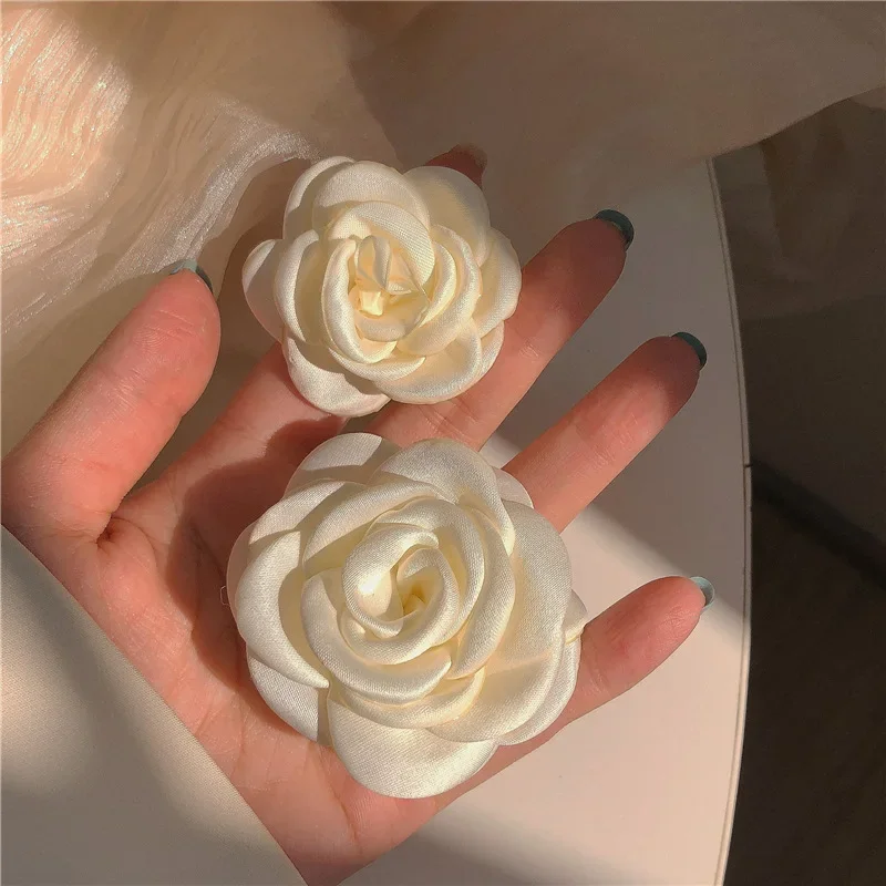 Spilla A Fiore Di Camelia Con Perle - Accessorio Elegante Per Donne, Regalo Madre - Foto 2