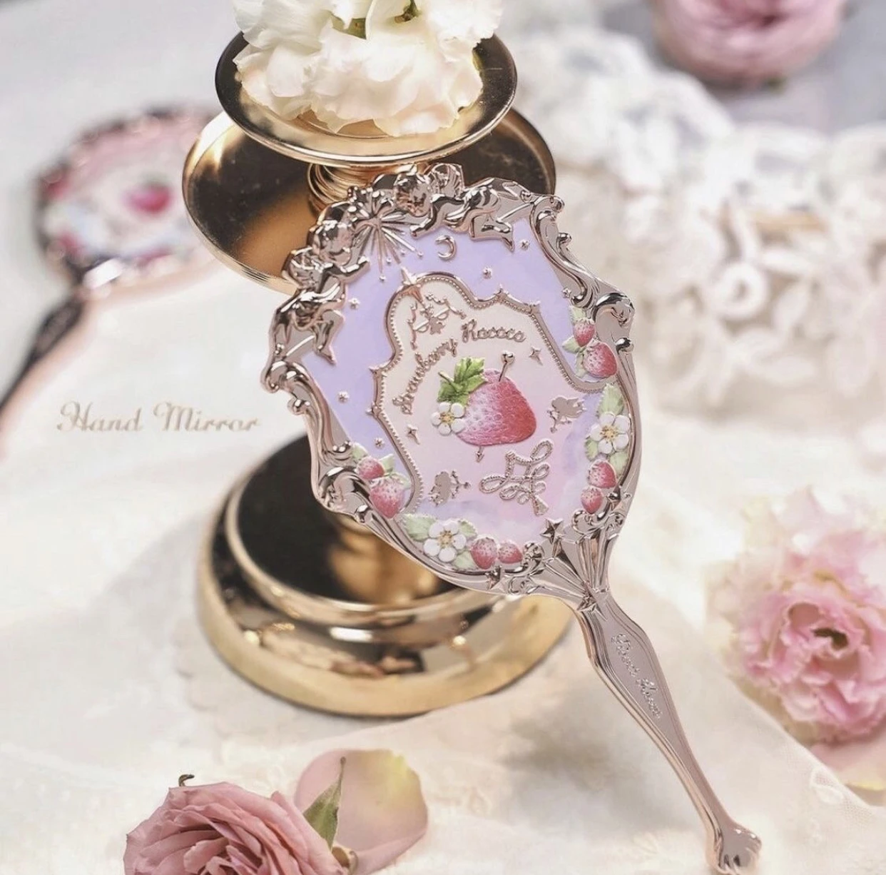 

Ручное фиолетовое зеркало с изображением клубники Rococo