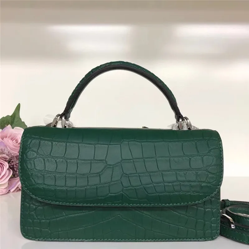 Рисунок 5 - Женская маленькая сумочка из натуральной