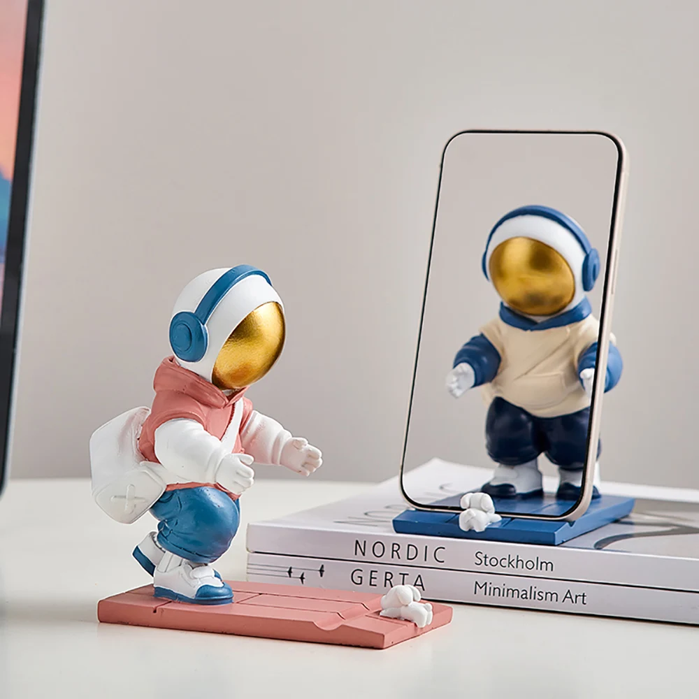 

Exquisite Astronaut Figurine Creative Desk Accessories Living Room Decoration Home Mobile Phone Holder Interior Sculpture Crafts