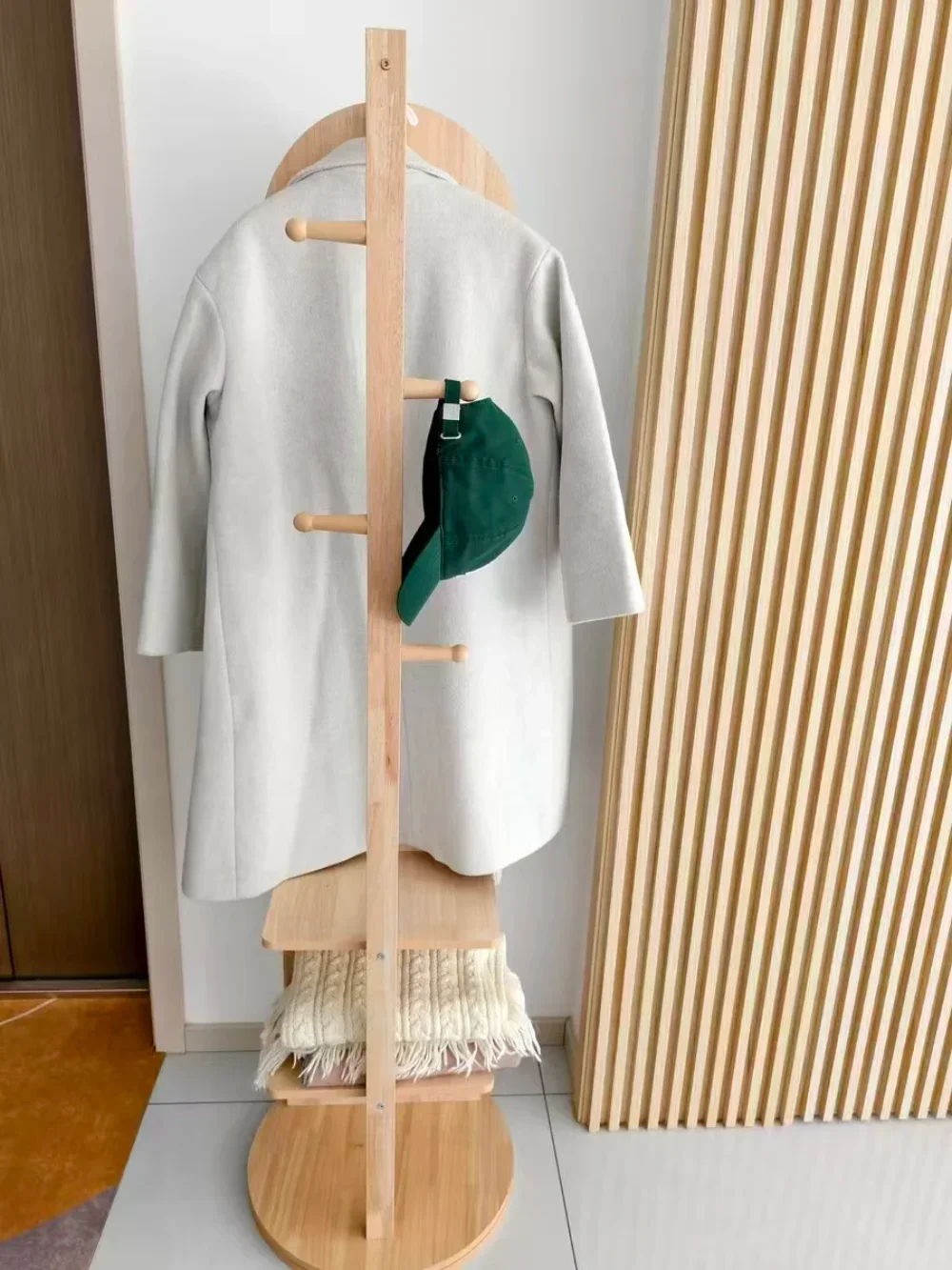 Rotating Solid Wood Shelves with Full Length Mirror 2