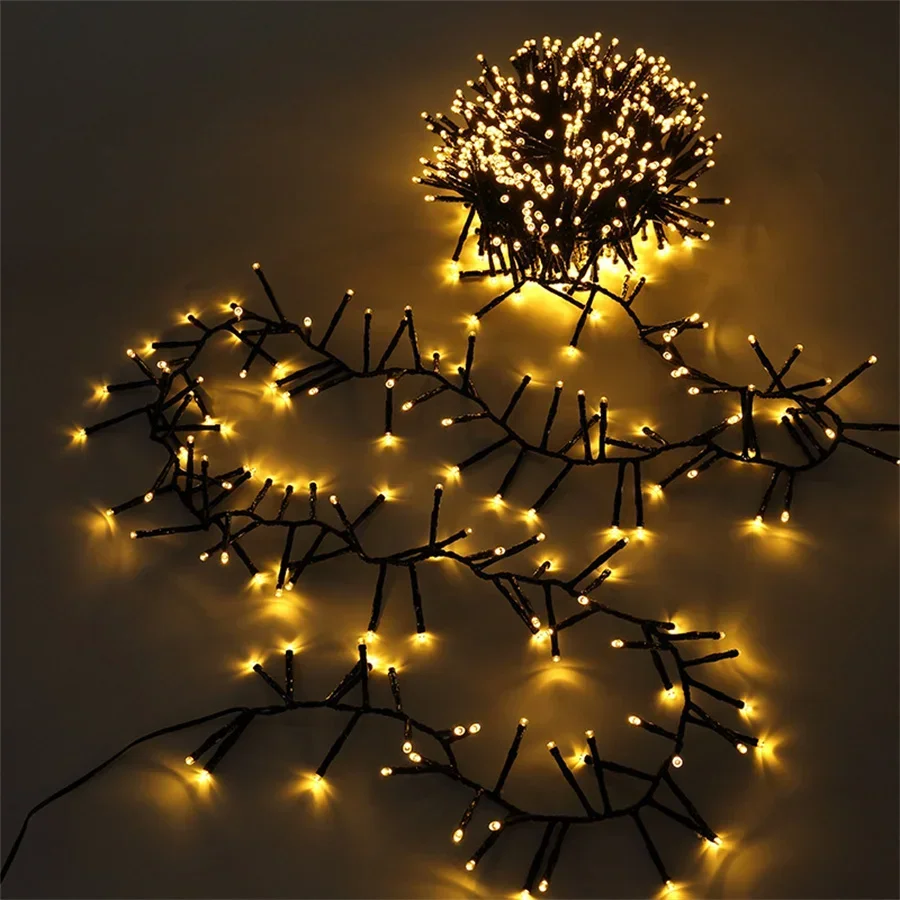 thumbnail image 1 of Guirnalda de luces LED navideñas para exteriores, 25 m, 2000 luces LED, resistentes al agua, con 8 modos de iluminación, decoración navideña, 1 of 5