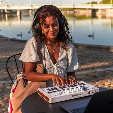 Arturia MiniLab 3 small controller USB-powered design 25