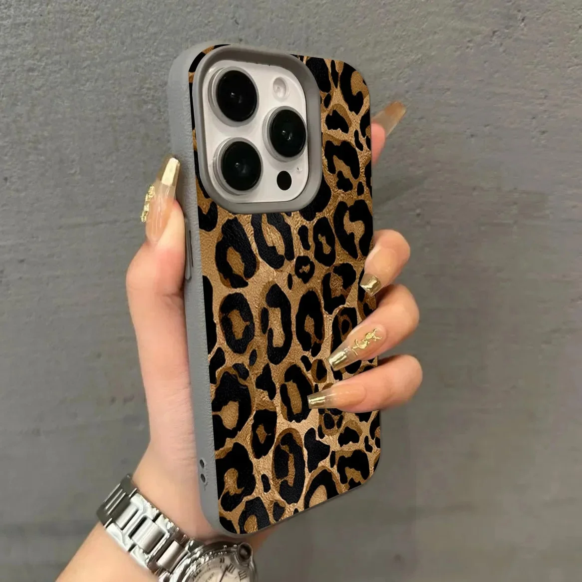 Chic Brown Leopard Print Phone Case with Lichee Pattern