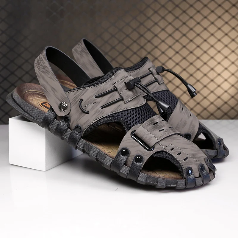 New men's handmade leather sandals flat sandals fashion men's suitable for beach vacation summer brown non-slip