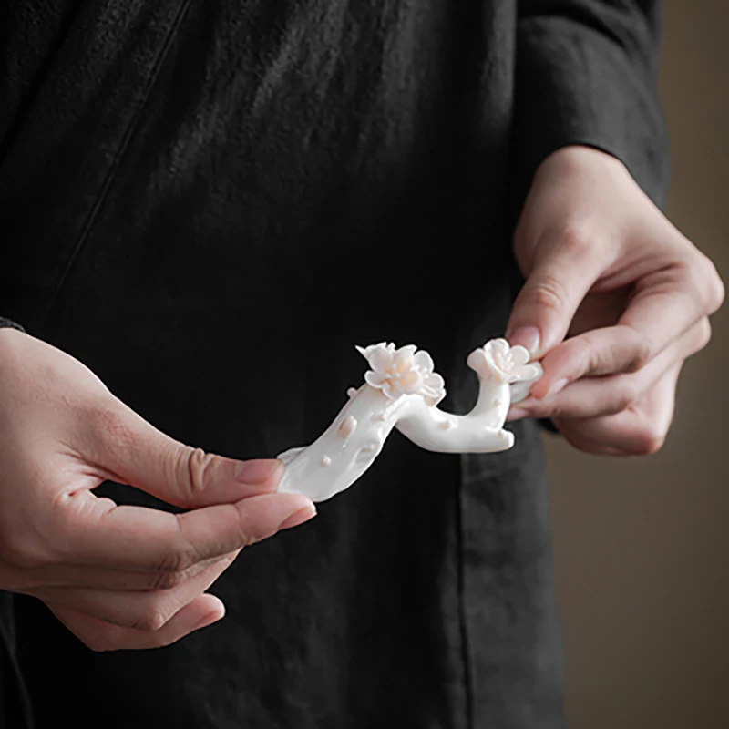 Creative Plum Blossom Shape Ceramic Fingertip Tea Pet Mini Ornament Desktop Art Tea Table Accessories Handmade Crafts