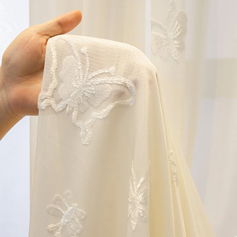 Cortinas translucidas con bordados de mariposa - Colección Nueva 2026