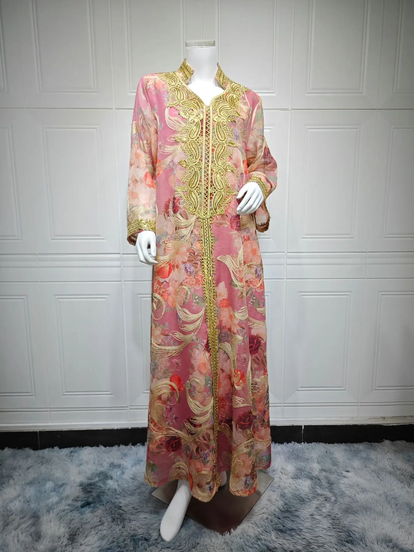 جلابية مغربية نسائية فاخرة للغاية