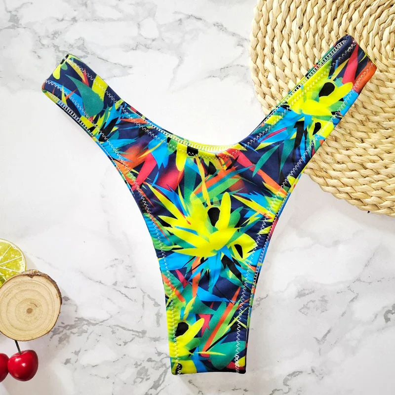 

2023 Leaves Print Swimwear Women Briefs V Shape Bikini Bottom Brazilian Thong Swimsuit Classic Cut Bottom Biquini Swim Short
