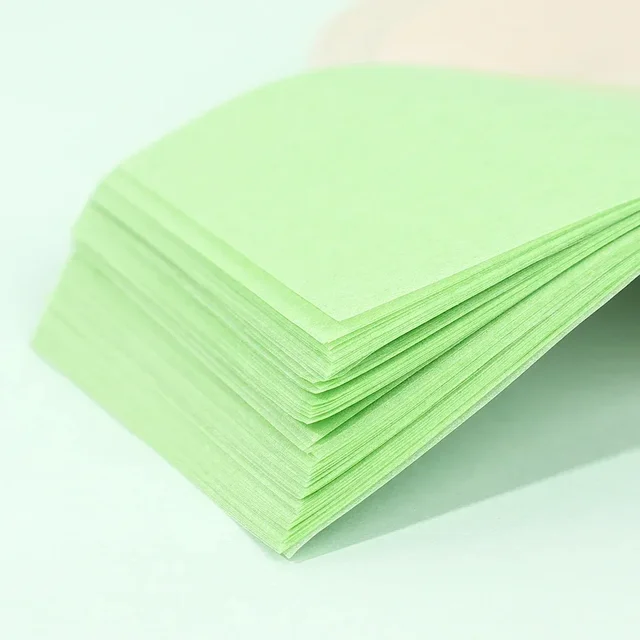 과잉 오일 제거와 피부 신선도 유지에 필수적인 페이스 페이퍼 오일 컨트롤 페이셜 클렌저