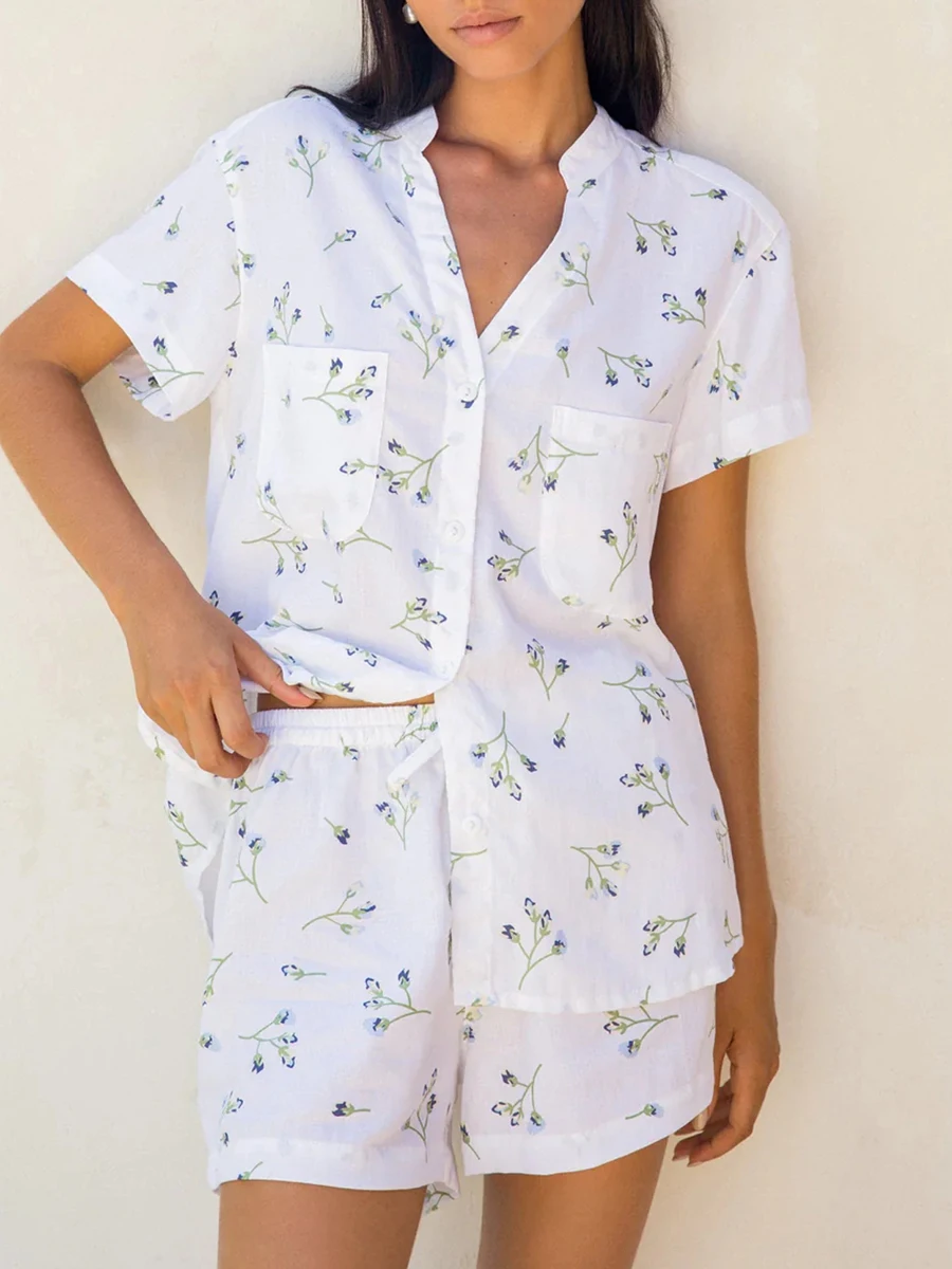 

2024 летняя пляжная одежда, Женский пижамный комплект из 2 предметов, рубашка с короткими рукавами и графическим принтом и застежкой на пуговицах с шортами, одежда для сна, одежда для отдыха