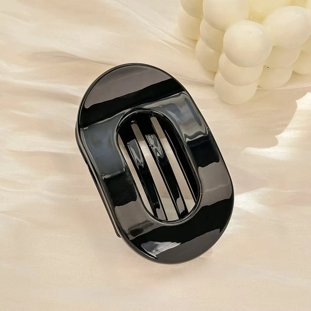 Leopard Print Matte Oval Hair Claw Clip for Women – Stylish Acrylic Hair Accessory