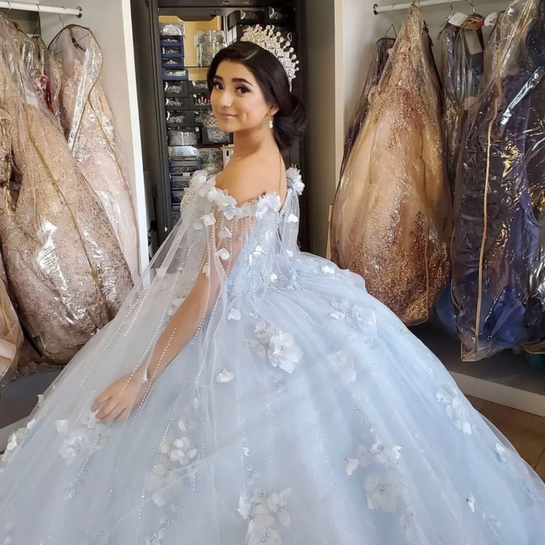 Vestido de baile de quinceañera azul claro, hombros descubiertos, flores, longitud hasta el suelo, cuentas de encaje de tul, fiesta hinchada, vestidos dulces de princesa