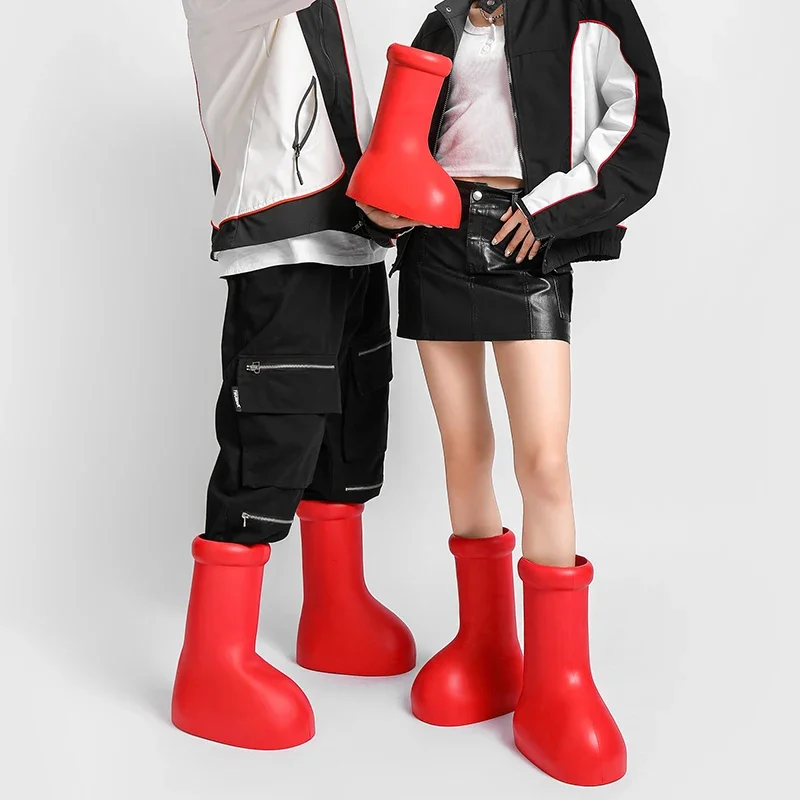 

2023 New Big Red Boots Astroboy Women Men Sarah Snyder Red Rain Boots Thick Bottom Big Round Slip-on Toe Flat Cartoon Boots Shoe