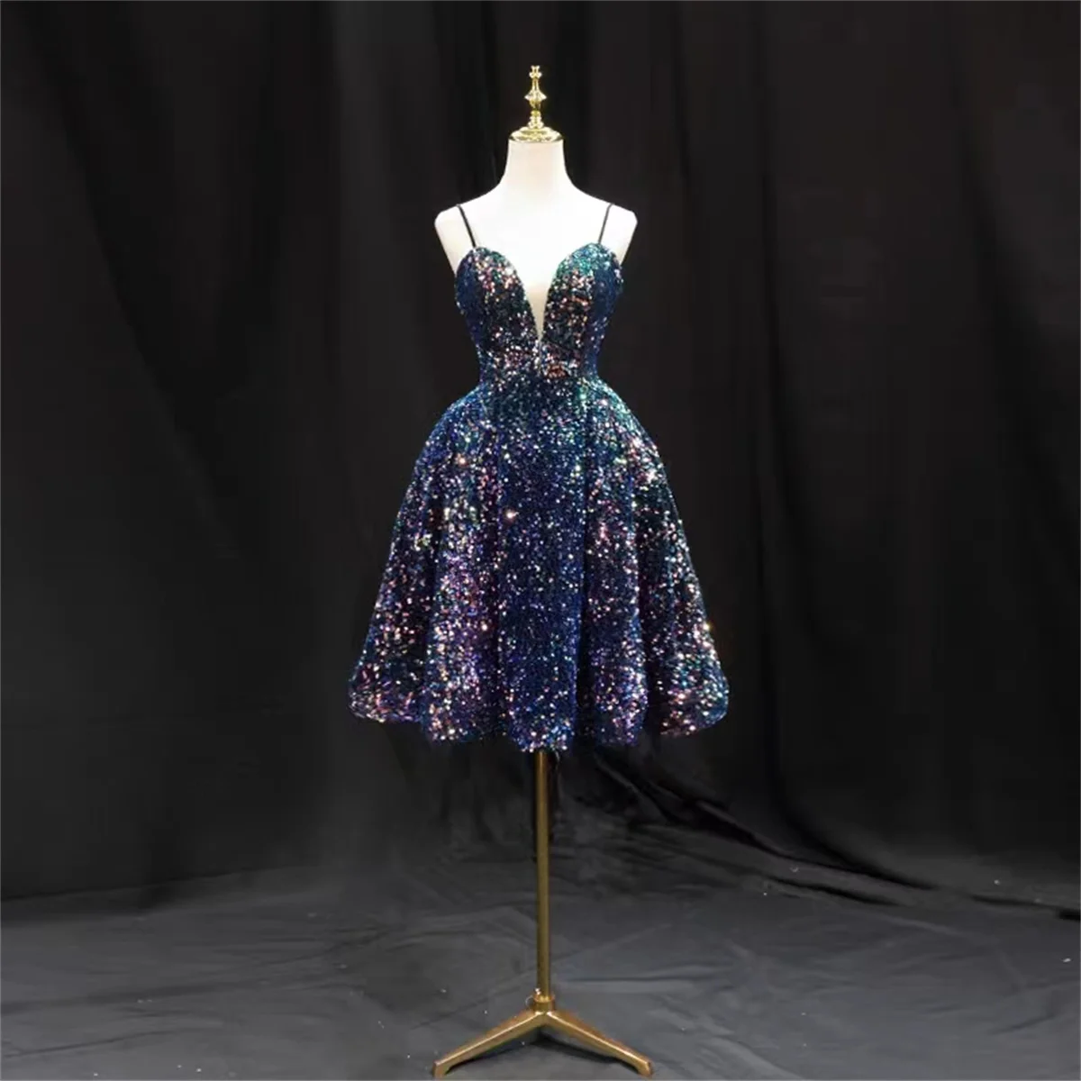 

Cocktail Mini Dress V-neck Suspenders Sleeveless Sexy Blue Black Custom Sequins 2023 Vestidos De Graduación