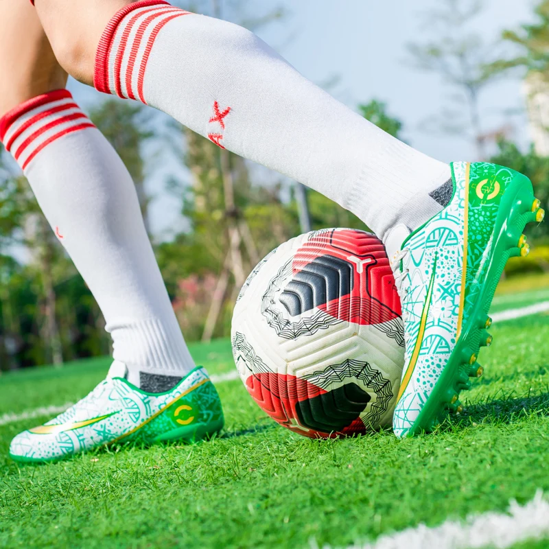 Soccer Shoes for Men Outdoor Non Slip Training Football Boots Turf Soccer Cleats Breathable Children's Football Shoes