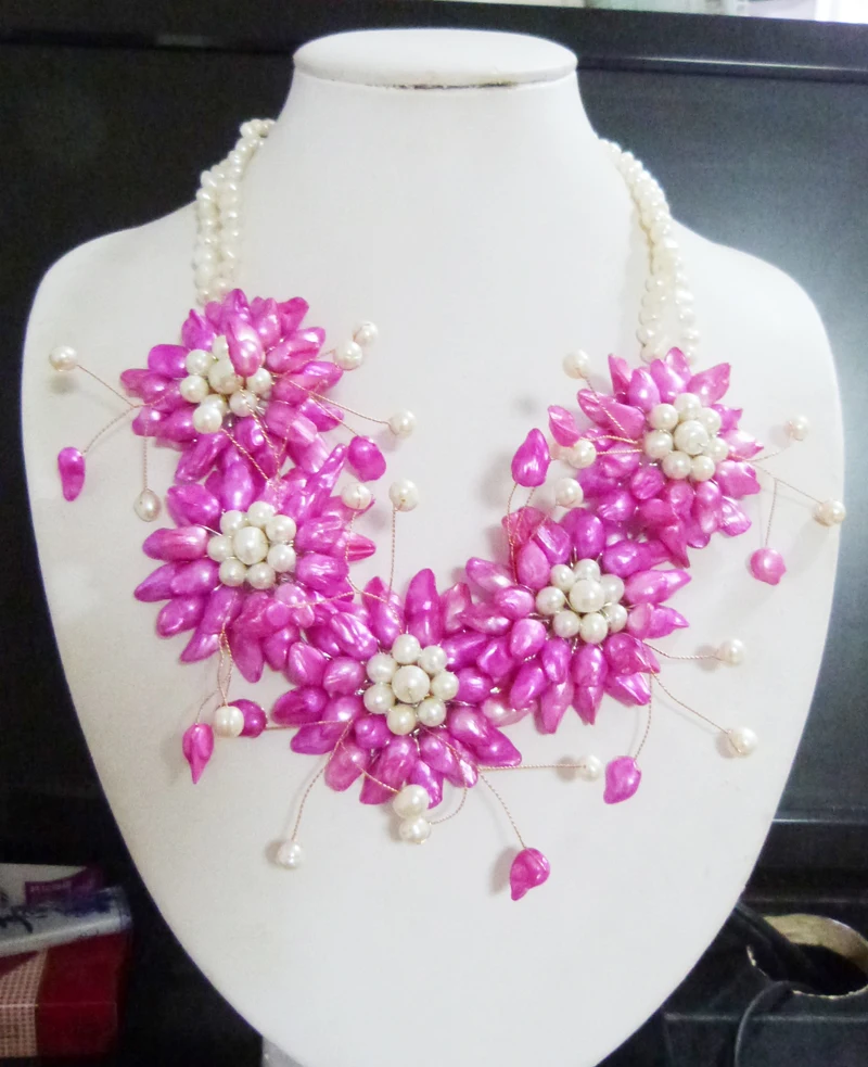 

Exquisite ! Classic baroque freshwater pearl flower necklace