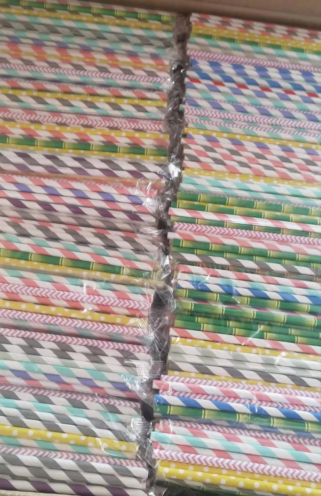 Straws Disposable straws Bar Restaurant Straws Creative Arts party straws Random mixed color bare tube 6*197mm/10000 pieces