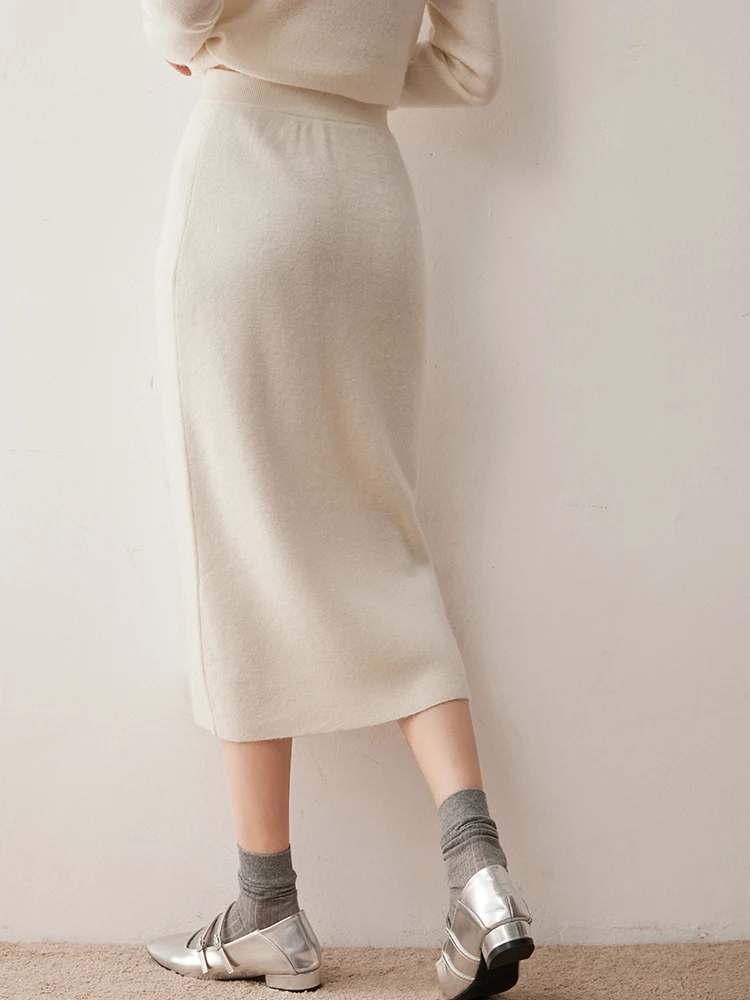 Women's Cashmere Skirt Styling 4