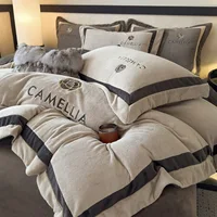 Ensemble de quatre pièces de lit en molleton de lait léger et luxueux, drap de lit en polaire d'hiver, housse de couette, ne hangar pas les cheveux 2