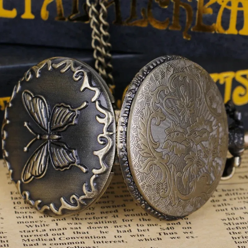 ساعة جيب كوارتز منقوشة على شكل فراشة برونزية مع سل...