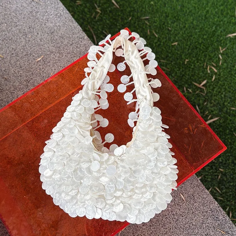 Handmade Shell Handbags Fashion Wooden Circular Handle Women's Natural Shell Beaded Bag Luxurious Design Summer Beach Tote Bag
