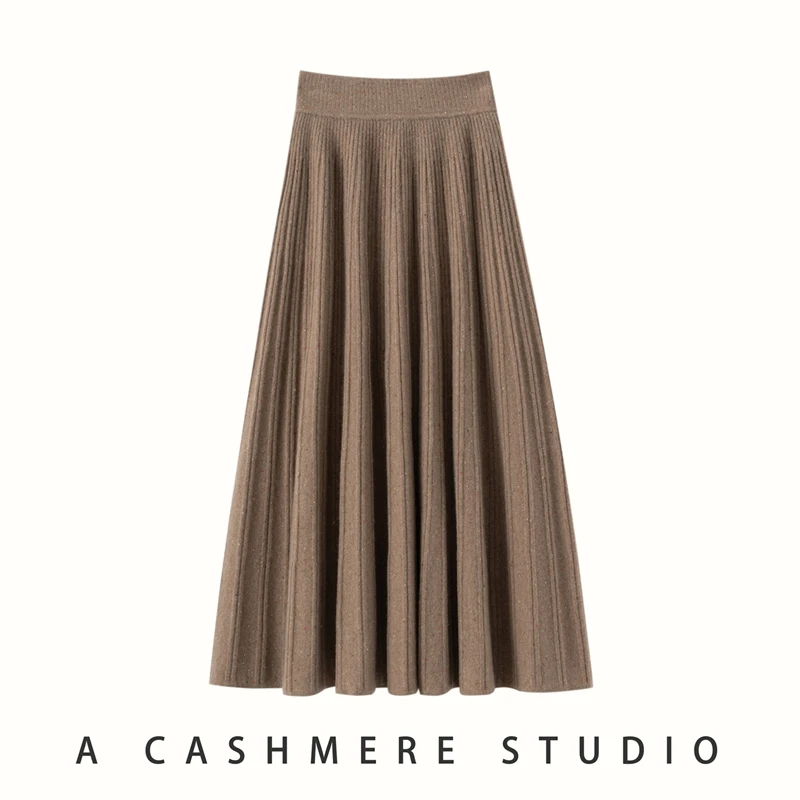 Cashmere Skirt Pleat Detail